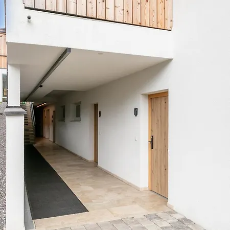 Apart33 2-6 Apartment